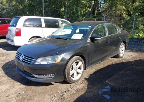 2013 Volkswagen Passat 2.5L Se z USA, uszkodzony, nr VIN 1VWBP7A35DC097008